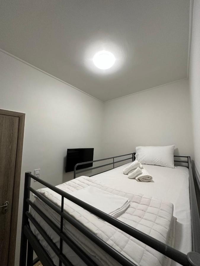 Kris Boy Apartment Athena Bagian luar foto